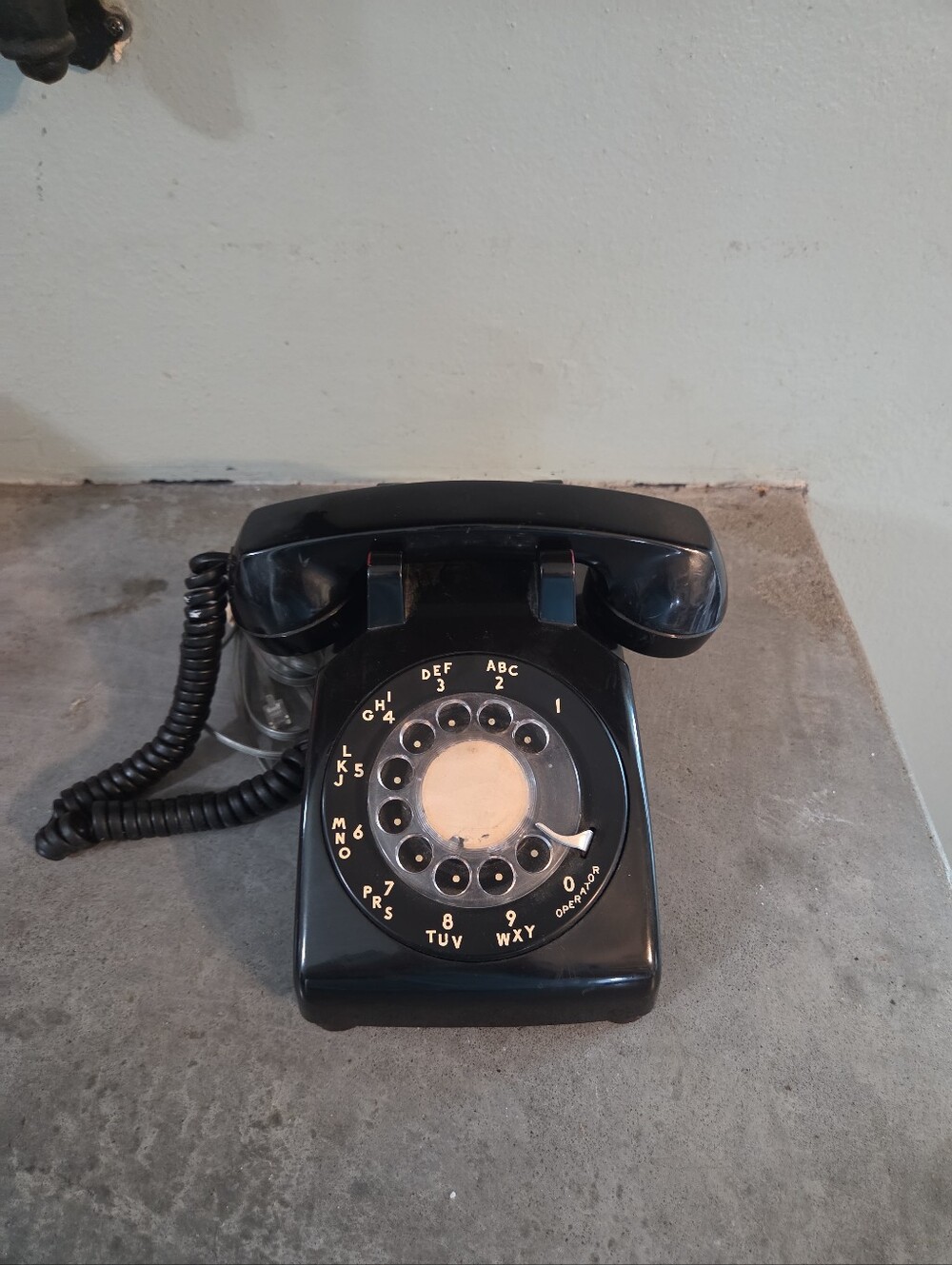 Vintage 1977 Western Electric 500JM Black Rotary Telephone.  Untested